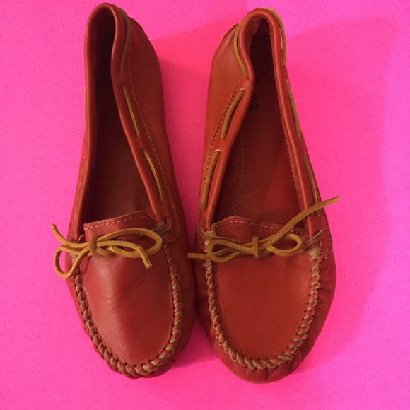 minnetonka women's shoes